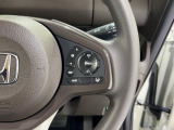 【HondaSENSING】クルーズコントロールの設定や車間距離設定、レーンキープなどステアリング部で操作が出来ます。