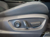 パワーシート搭載。微妙な調整が手軽にでき、ピッタリの最適なポジションで運転することが可能です。