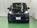LEDヘッドライトを装備しています。LEDヘッドライトはとても明るく、雨の日や夜間走行も安全・安心です。オートライトコントロール付きで周囲の明るさに応じて自動で点灯・消灯します