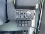 電子カードキーを携帯していれば、ブレーキを踏みながらボタンを押すだけでエンジンの始動が手軽に♪
