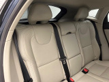 VOLVOのシートは人間工学に基づいた設計となっており、長時間の運転でも疲れにくいと定評があります。当店ではモデルによりご用意しておりますので、ぜひ座り心地をご体感ください。