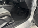 足元がすっきりしているので運転しやすそうですね☆