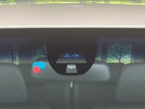 【シティブレーキアクティブシステム】低速走行中に前方の車両等を認識し、衝突しそうな時は警報とブレーキで衝突回避と被害軽減をアシスト。より安全にドライブをお楽しみいただけます。