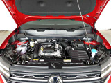 低燃費の1.0TSI(1000ccのターボチャージャー付)エンジンを搭載しています。街中から高速道路まで軽快に走ります・排気量が少ないので毎年の自動車税のご負担も少ないです。