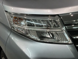 LEDヘッドライトは、点灯の瞬間から最大光量を発揮し、突然暗くなるトンネルなどでの安定感を高めます。