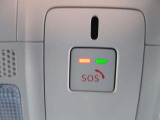 エアバッグ作動時や後突時、もしくは車内のSOSボタンを押した際に緊急通報オペレーターに連携し、救急・警察を手配します。更にオペレーターにも連携、お客様のご要望に応じてロードサービスの手配を行います。