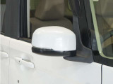 ◆ドアミラーウインカー◆ドアミラーにウインカーを装備しています。対向車に自身の進行方向を合図し安全に運転できます。