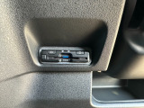 ETC付。高速道路の料金所はキャッシュレスで通過です。サービスエリア等にあるスマートインターの出入口も利用可能でとっても便利。ご納車後すぐにお使い頂けるようセットアップしてのお渡しとなります。