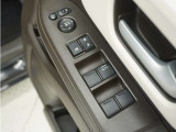 ◆パワーウィンドウスイッチ◆運転席から全席の窓の開閉操作を行うことが出来いつでも換気ができます!