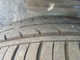 タイヤの溝はご覧の通りです