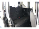 ■車内クリーニング■専門スタッフが見えないところまで徹底洗浄!車内のニオイもリフレッシュ!目に見えないところまで美しくがモットーです。だから、当店の中古車は内装にも自信があります!