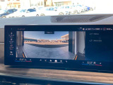 車の先端より更に先を見渡せるパノラマビュー。左右の状況も判断しやすくなるので、狭い路地を走る際に重宝します。