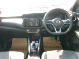 操作しやすい運転席廻り!操作パネルも使いやすい!!ドライブが楽しくなります!