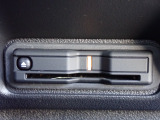 ■【ETC車載器】が装備されています。セットアップをしてお渡しとなり、ETCカードを差し込むだけで高速道路の利用が可能です。