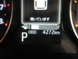 たとえばダイハツのお店にある、たくさんのスマアシ搭載車は、正常に作動する事をしっかり確認します。