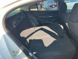 シートバックは分割可倒式ですので、乗車人数や荷物によってフレキシブルにレイアウト出来ます。
