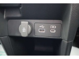 【充電ポート】USB・タイプC充電ポートを備え、利便性も◯です!
