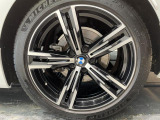 BMWならではの卓越した走りを支えるホイールと足回りです!日本車の走りに慣れている方にもぜひ体感して頂きたいほど、高いレベルでまとまっています!