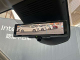 たくさん人や荷物を乗せてもクリアな視界を確保してくれるスマートルームミラー!