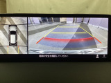 狭い場所での駐車やすれ違いなどでより的確な運転操作に役立つ360&deg;ビューモニターが装備されています。