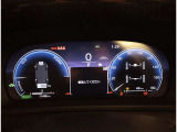 とっても見やすいメーターです。夜間時はラグジュアリーな気分にさせてくれる照明が魅力ですので、夜のドライブも楽しみになりますよ♪