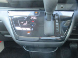 オートエアコンですので、車内を快適な空間に出来ます♪