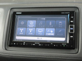 ナビゲーションは純正メモリーナビ(VXM-184VFi)を装着しております。AM、FM、CD、DVD再生、Bluetooth、フルセグTVがご使用いただけます。初めて訪れた場所でも安心ですね!