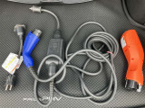 充電ケーブル、アダプタ揃っています!