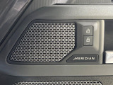 MERIDIANサウンドシステム 入念に考えられたスピーカー配置、サブウーファーが生み出す、豊かで洗練された音響空間。フロント、リアどちらのシートでも、細部まで鮮明なサウンドを楽しめます。
