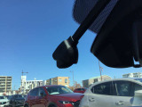 ドライブレコーダー付きです。安心してドライブをお楽しみ下さいませ。