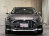 ●一目でAudiとわかる特徴的なシングルフレームグリル・LEDランプ。精悍なフロントマスクからAudiのスマートで上品なブランドを連想させてくれます。女性にも大変ご好評頂いております。