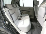 気になる汚れは「まるまるクリン」で解消! 当社の中古車はシートを外して隅々までキレイにクリーニングしてあります。