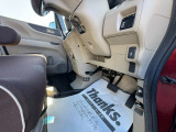 運転席足元の状態もご確認下さい。