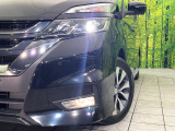 【LEDヘッドライト】悪天候や夜間走行時も良好な視界を確保し安心して運転できる高輝度LEDヘッドライトを装備!点灯速度が早く、消費電力も抑えられています。