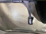 【別途SDカードの購入が必要です。また社外品は保証対象外となります。】運転中の映像・音声などを記録して、交通事故やトラブルが起きた時の正確な状況把握に役立つドライブレコーダーが装着されています。