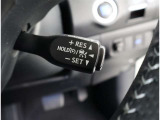 レーダークルーズコントロール(全車速追従機能付)付きです。車速に応じて追従支援してくれるので、ロングドライブも快適です。詳細は販売店スタッフまでおたずねください。