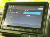 FMやAMに加え、Bluetooth Audio、USB、iPodなどの選択項目を画面に表示。利用したい音源を見分けやすく、車内での音楽再生にも便利です。