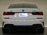 BMWのお車は、走行の安定性とコーナリングの良さを追求し、思い通りにハンドルの操作可能です。試乗車もご用意しておりますので、ぜひ&ldquo;駆け抜ける歓びをご体感ください!