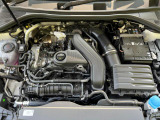 排気量を小さくし過給機を装備する事により低燃費とパワーを両立する高効率直噴ターボエンジン。詳しくは0078-6002-900146中古車スタッフまで