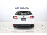 SUBARUリヤビークルディテクションを搭載。後方から接近する車両を検知し、ドアミラーのLEDインジケーターで注意を促します。車線変更や後退時の安全確認をサポートし、安心感の高いドライブを実現します。