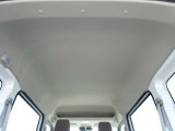 当店すべての展示車両はチタニア「抗菌・防臭」処理による車内クリーニングを行っており10年以上にわたりこだわっています。雑菌の増殖を抑えニオイが付きにくく残りにくくなり快適で爽やか、清潔に保たれています
