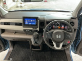 【前方視界】開放的な前方視界!運転がしやすく疲れにくいです♪窓が大きく、見通しがとっても良いおクルマですよ♪
