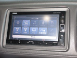 ナビゲーションは純正メモリーナビ(VXM-184VFi)を装着しております。AM、FM、CD、DVD再生、Bluetooth、フルセグTVがご使用いただけます。初めて訪れた場所でも安心ですね!