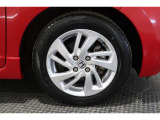 シャープなハンドリングに貢献する☆ホンダ純正アルミホイール☆ボディーにもとても良く合います☆☆☆
