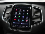 Google搭載のボルボなら、車内にいながら多彩なデジタルライフをお楽しみいただけます。Google Playから必要なアプリをダウンロードして、有意義な移動時間を楽しみましょう。
