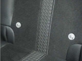 ◆ISOFIX◆シートベルトいらずでチャイルドシートと固定金具を連結するだけでガッチリ固定できます。