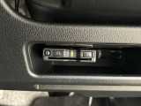 ETCを装備しています☆有料道路の料金所をノンストップで通過できてとても便利です☆高速道路のETC割引なども使えるのであるに越したことはない機能です!