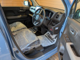 【シートヒーター】シートヒーター装備車です。寒い冬に乗車中とても暖かく快適に移動できます。冷え性の方にピッタリの装備です!