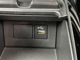 こちらのクルマはUSB接続コネクタも装備されています♪