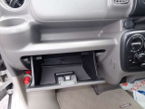 グローブボックスです!車検証入ります!